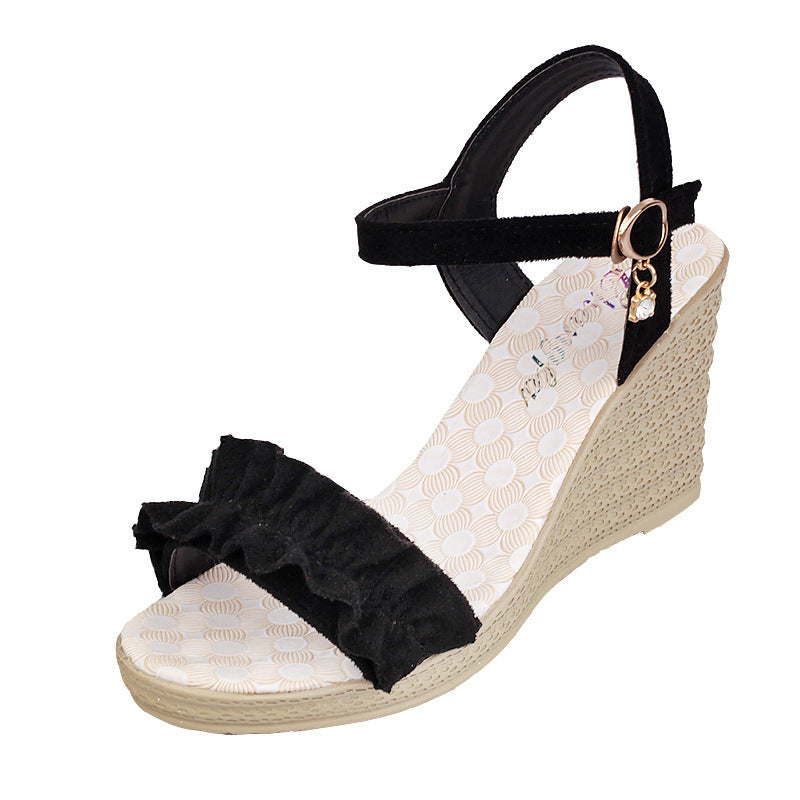 Heeled Sandals With Sweet Lace