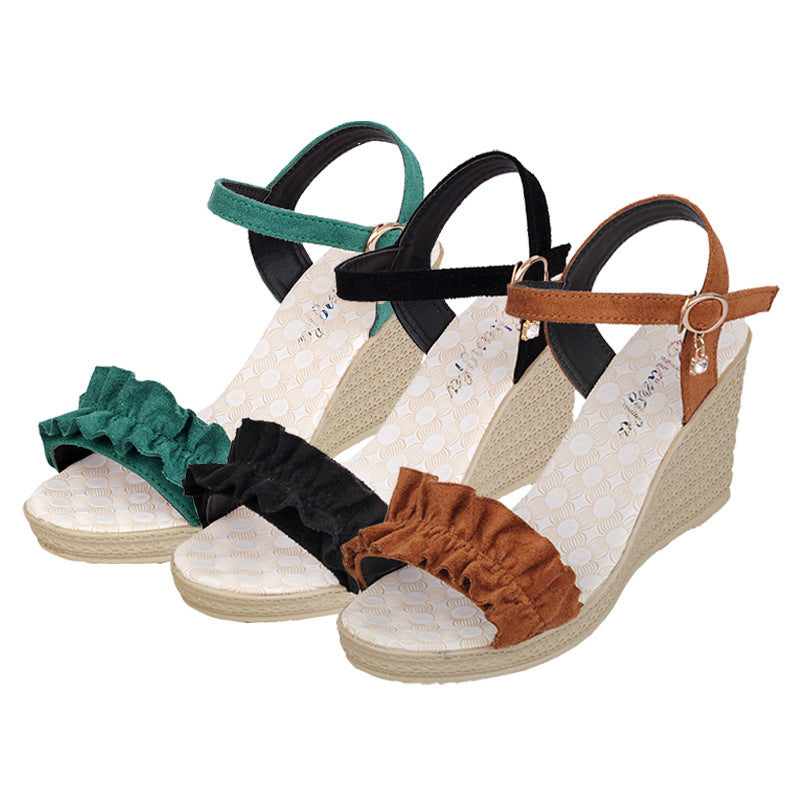 Heeled Sandals With Sweet Lace