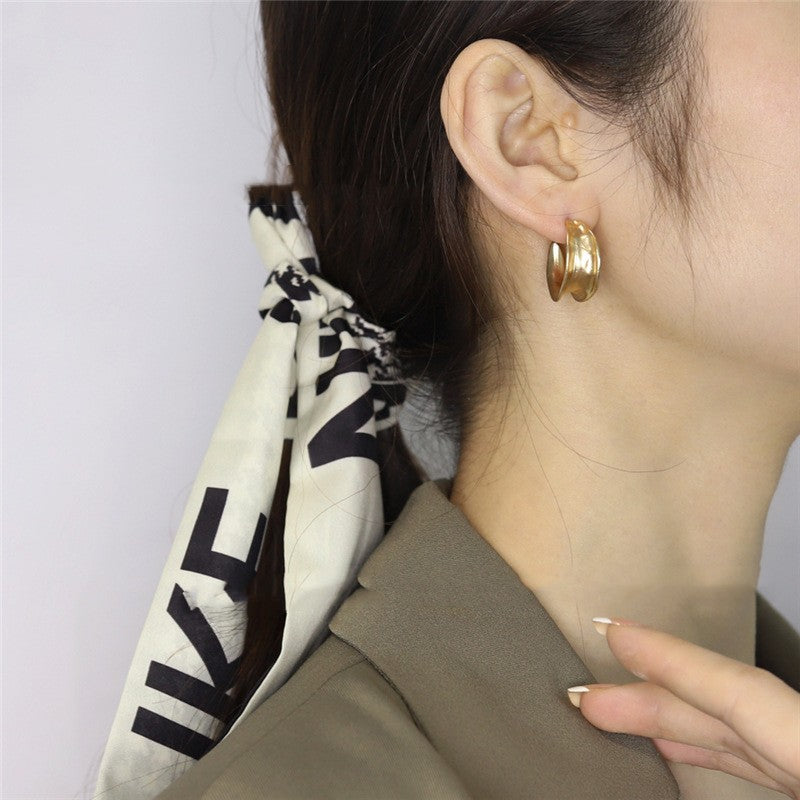 Simple Classic Commuter Earrings