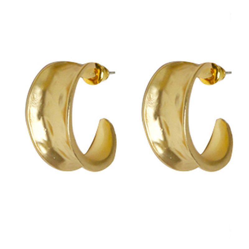 Simple Classic Commuter Earrings